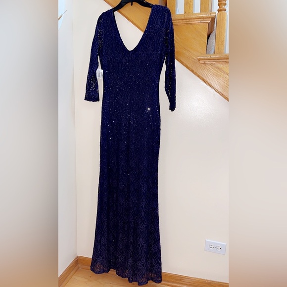 Women’s Formal Dress Size 8 MARINA Navy Sequined Lace Long Sleeves Evening Gown - Picture 8 of 9